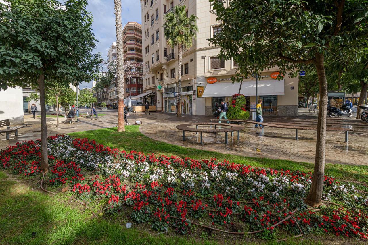 Wintowinrentals Ubicacion Fabulosa, Completo Apartamento Con Parking En El Soho De Málaga Exterior foto
